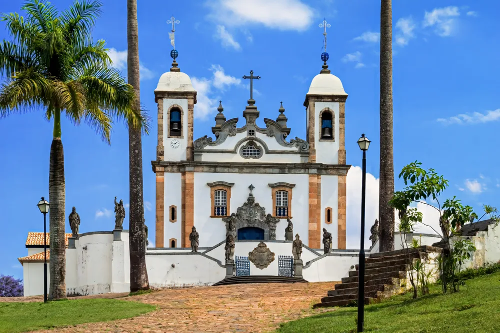 Quais são as cidades turísticas de Minas Gerais? 2 cidades de Minas Gerais 2
